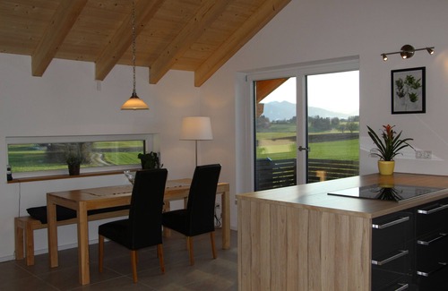 Eglfing Apartment | Fantastic Alpine panorama, unique landscape with beautiful swimming lakes