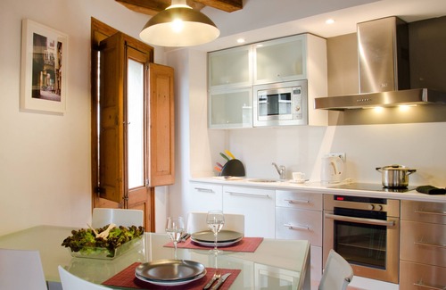 Gothic Quarter Apartment | Fantastic and Bright Apartment in the Heart of Gothic area 10 min from the beach