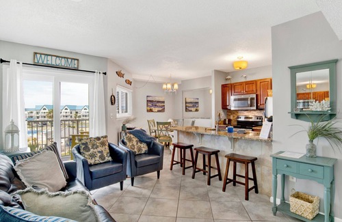 Fort Morgan Condo | Fantastic beach Vacation for family fun. Just steps from the cozy condo!