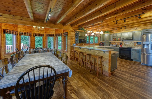 Mineral House | FANTASTIC DEALS Sat 8-16 to Thu 8-28. Discounted & Book 2 Days get 3rd Day FREE.