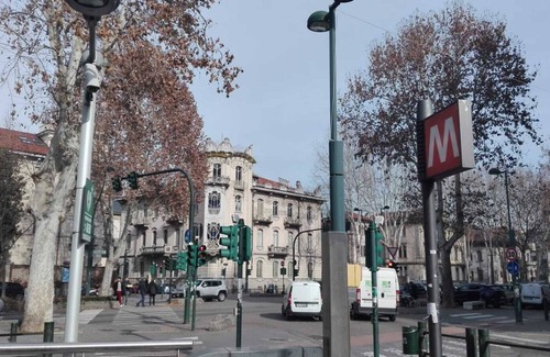 Cit Turin House | Fantastic double bedroom with en suite bathroom