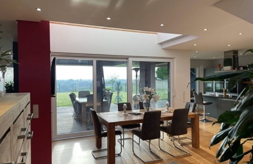 Roesrath House | Fantastic villa with unobstructed views just outside Cologne