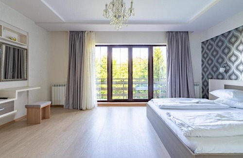 Haslau-Maria Ellend House | FarawayHomes Aparthotel Near Vienna Airport - Anytime Self Check-In