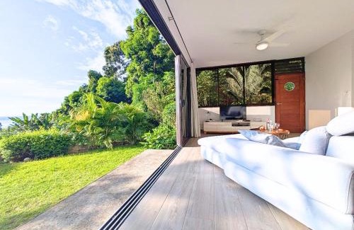 Paea Villa | Fare Painapo - Spacious Modern Beautiful View