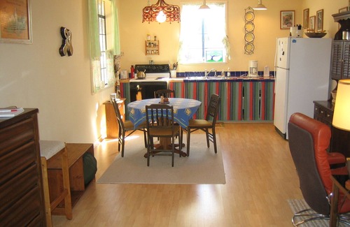 Utopia Cottage | Farhaven Guest Cottage