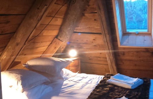 Espinchal Other | Farm dating from 1870 for lovers of the great outdoors. Sleeps 8-10 in the Cézallier.