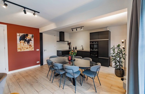 Lutten Apartment | Farm Room Sunlight