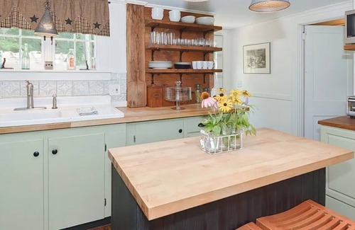 Southbridge House | Farm stay in Southbridge, Massachusetts