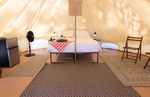 Irene RV Rental | Farm-to-Table Glamping w. AC near Corsicana