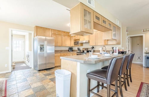 Fruita House | Farmhouse: 82" TV & Pool Table
