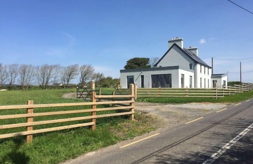 Ballyheigue House | Farmhouse Boutique Ballyheigue Guest House Group