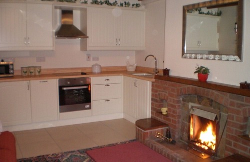 Congleton Cottage | Farmhouse Cottage Sleeps 2 (1 en-suite Bedroom)