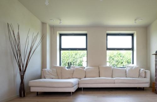 Hulste House | Farmhouse Hoeve Den Ast 5 separate bedrooms with bathrooms