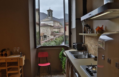 Nigoline Bonomelli Apartment | Farmhouse in the heart of the hills of Franciacorta and a few km from Lake Iseo