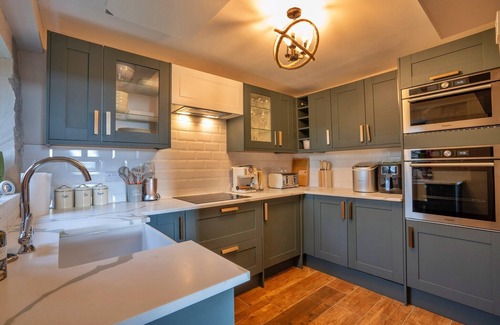 Buxton Cottage | Farmhouse in Staffordshire with Hill Views
