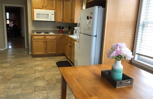 Geneva House | Farmhouse in the vineyards! Sleeps 8!