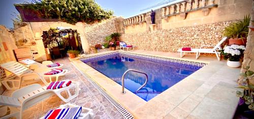 Xewkija House | Farmhouse Retro with pool