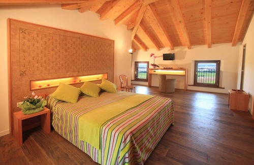 Buttrio Other | Farmhouse surrounded by vineyards