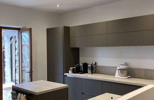 Le Poet-Sigillat House | Farmhouse with heated swimming pool & private tennis court sleeps 14