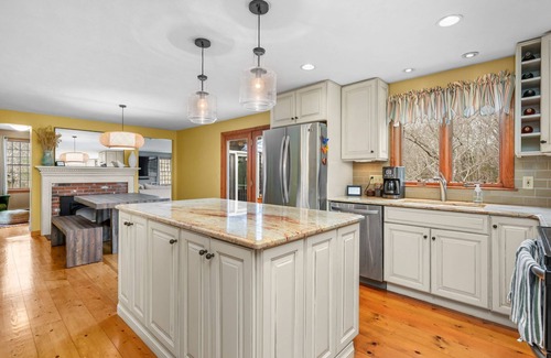 Plymouth House | Farmhouse with pool and private beach access