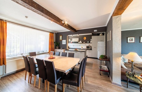 Walk House | Farmhouse with Pool, Waimes