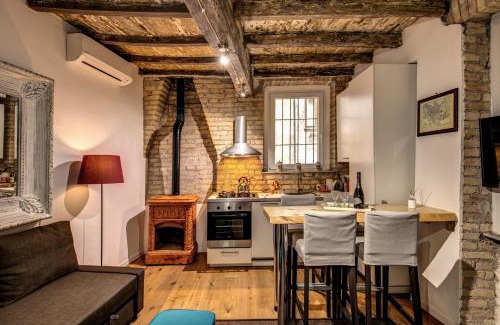 Rione VII Regola Apartment | Farnese House in Rome