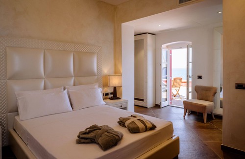 Isola del Giglio Bed & Breakfast | Faro di Punta Fenaio