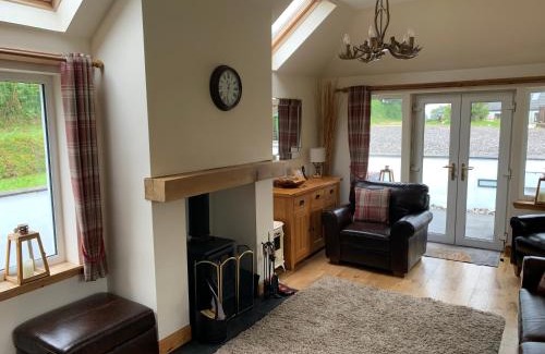 Breakish House | Fasgadh Crofters Cottage
