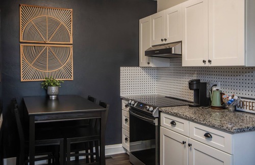 Dayton House | FauverSuite- Both units in duplex!