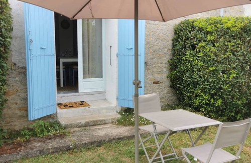 Chaille-les-Marais Apartment | Fauvette, Gîte 2 Personnes Avec Piscine Chauffée, Sud Vendée Littoral