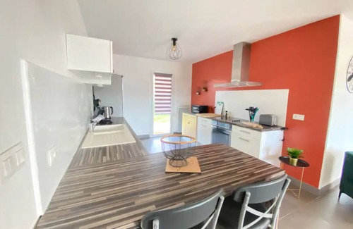 Audenge Villa | Favorite in Audenge: heated swimming pool, wooded garden, and ping-pong table