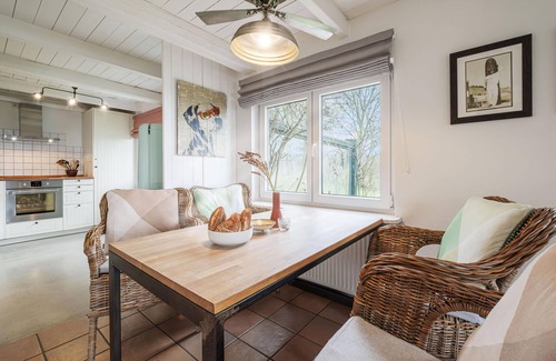Steinbergkirche House | Favorite place by the sea - beach house on Mühlendamm with sea view, garden, oven and
