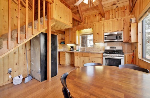 Fawnskin Cabin | Fawnskin Pines #2259