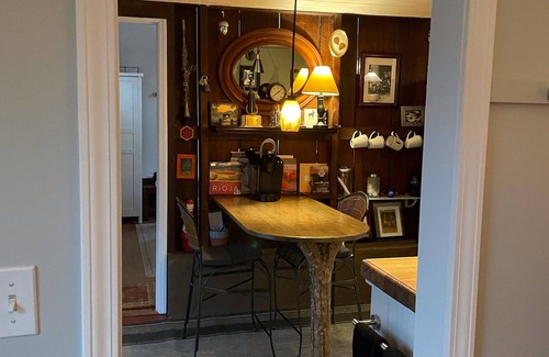 Hendersonville Cottage | FEATHERSTONE! Unique Cottage Getaway in Hendersonville, N.C.