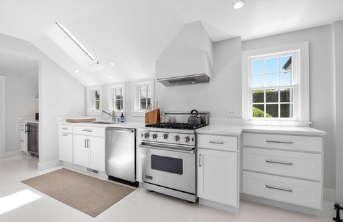 Orleans House | Featured in Boston Globe- fully renovated cape w/pool & modern barn pool house