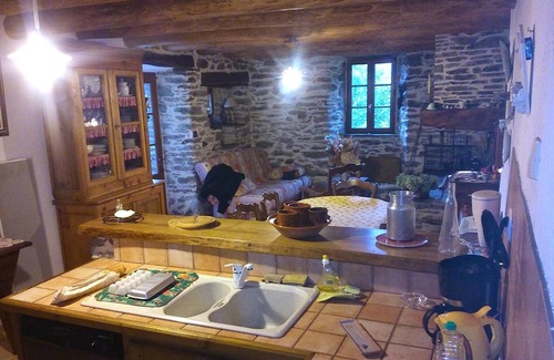 Saint-Andre-de-Lancize House | FEATURES OF HOUSE ST ANDRE DE LANCIZE