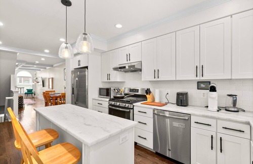 South Baltimore House | Fed Hill Luxury Retreat with Beautiful Views Harbor & Parking