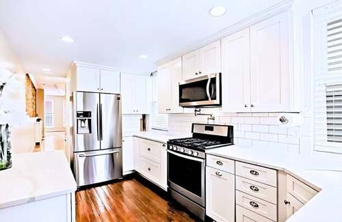 Federal Hill House | Federal Hill & Inner Harbor Lux Retreat: Sleeps 6