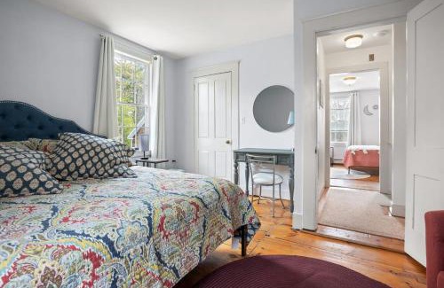 Epping Apartment | Federal on Exeter Circa 1805 Sleeps 8