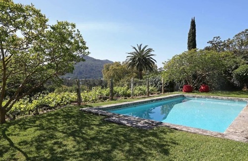 Eiras Villa | Fee4Me O' Pepito 1743 Abbot's House