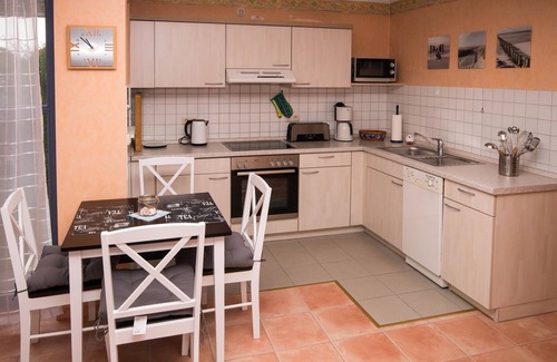 Friedrichskoog-Spitze House | Feel at home . only 300 meters from the sea.
