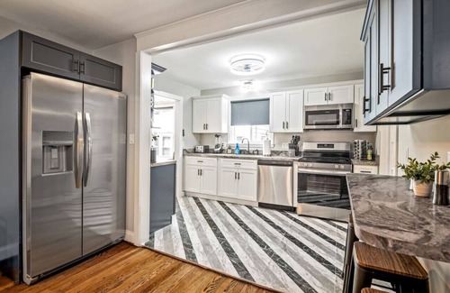 Petersburg House | Fenced Yard, Swing Set: Pawfect for Family & Dogs!