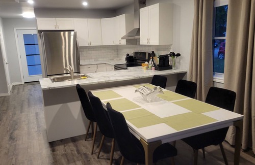 Fenelon Falls House | Fenelon Falls cozy 3bedroom & 1.5 bathroom house (with WIFI), steps to the lake