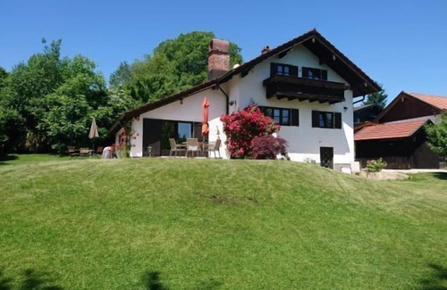Breitbrunn a. Chiemsee House | Ferienhaus am Chiemsee für 6 Personen mit 5 Schlafräumen
