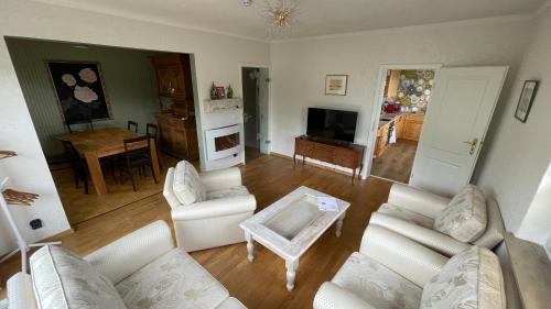 Bad Hersfeld House | Ferienhaus An der Weinrebe in Bad Hersfeld mit Garten, 2 Bäder, 2 Schlafzimmer & Küche - gratis Parkplätze