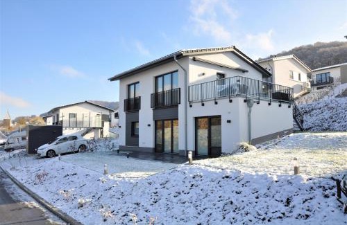 Heringhausen House | Ferienhaus direkt am Diemelsee-Heringhausen-Willingen-Toplage-Sauna-3 Schlafzimmer-2 Terrassen-109 qm-incl Wäsche