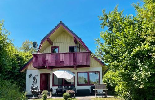 Seepark Kirchheim House | Ferienhaus "Schmetterling" am See im Bergland