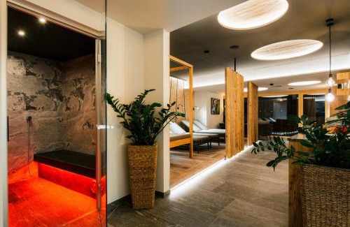 Ried im Oberinntal Apartment | Ferienresidenz Raich - Appartements mit Sky Wellness und Garten
