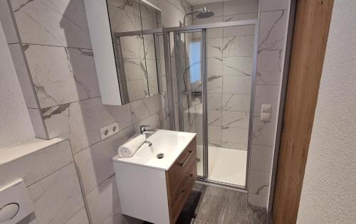 Ried im Oberinntal Apartment | Ferienresidenz Raich - Appartements mit Sky Wellness und Garten
