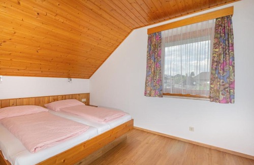 Drobollach am Faakersee Apartment | Ferienwohnungen Petschnig 2